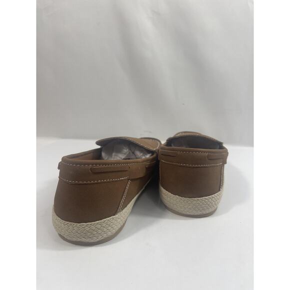 Athletic_Shoes